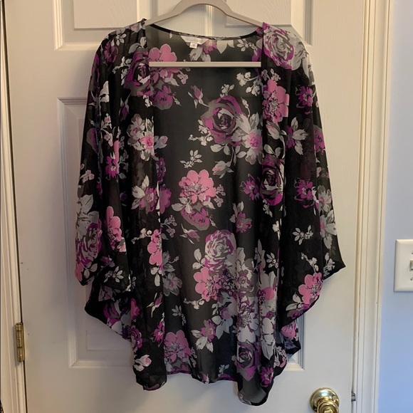Charming Charlie Sweaters - Charming Charlie Purple, Pink, Black and Gray Floral Kimono S Medium